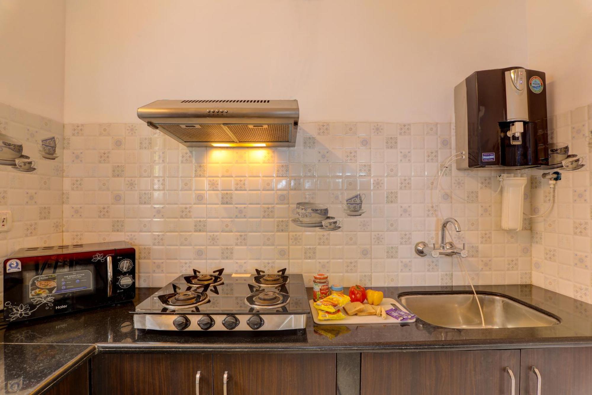 Jaqk Holidays - 9Bhk Villa For Big Groups, Private Pool-Wifi-Cartaker-Parking, North Goa Бага Экстерьер фото